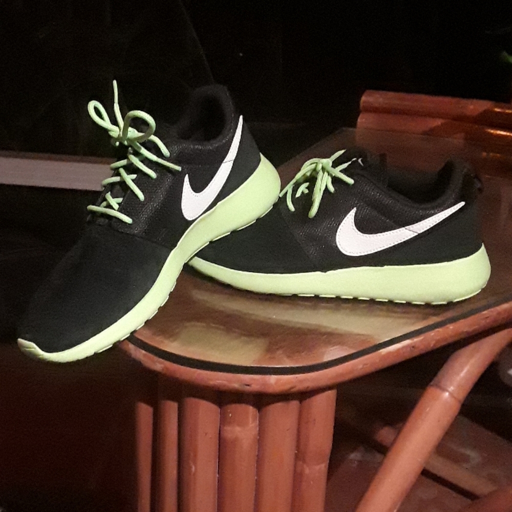 Nike boys size 5